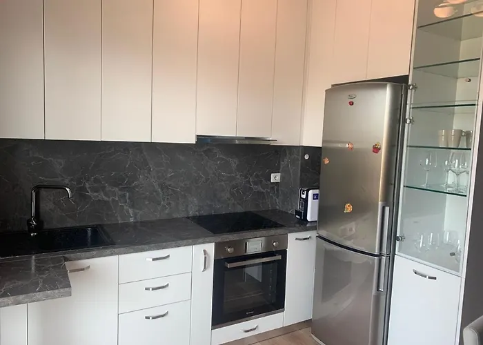 Modern Cozy W/in 10 Min Walk From Main Square