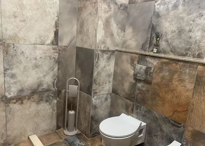 Modern Cozy W/in 10 Min Walk From Main Square Appartement Tirana